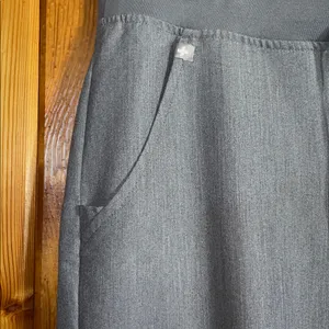 Figs Zamora Jogger Scrub Pants Graphite Gray Size Medium Womens doctor pants thumbnail 5