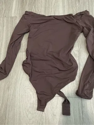 Women’s Long-Sleeve Off-Shoulder Bodysuit in Deep Brown thumbnail 1