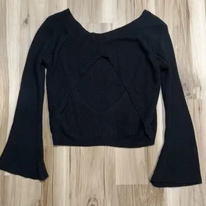 Hers & Mine Black Knit Open Back Bell Sleeve Sweater Women’s Medium thumbnail 4