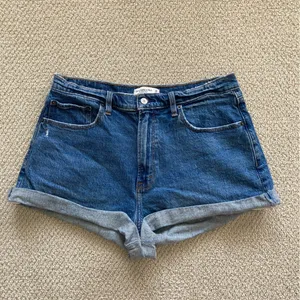 Abercrombie & Fitch The Mom Short High Rise Curve Love Cuffed Jean Size 14 VEUC thumbnail 2