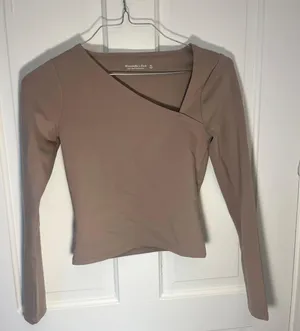 Abercrombie Long Sleeve Top thumbnail 1