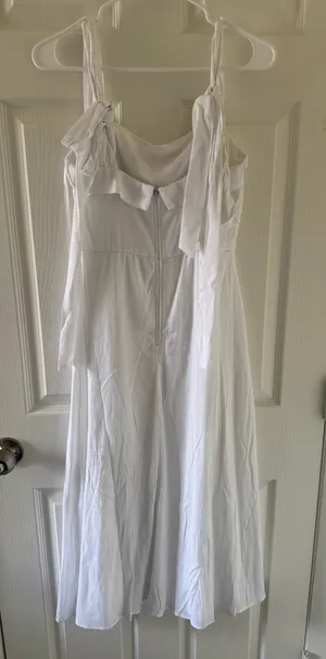 Boutique White dress thumbnail 2