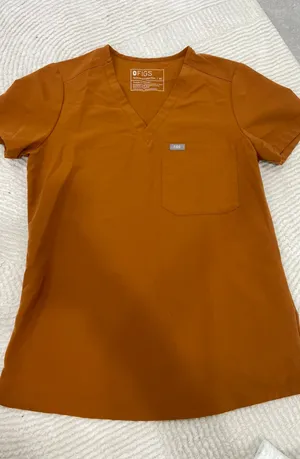 FIGS Scrub Top thumbnail 1
