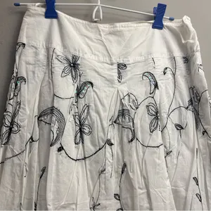 JUNO Vintage Look Embroidered White Midi Skirt Sz M thumbnail 3