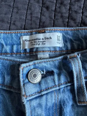 Abercrombie High-Rise Jeans Ultra Straight 90s thumbnail 3