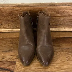 Frye Judith Zip Wheat Leather Ankle Booties Size: 8.5M thumbnail 4