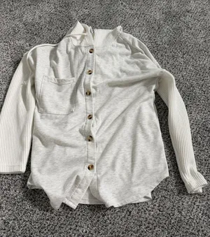 Cream Button thumbnail 1