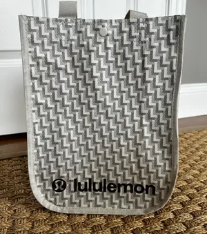 Lululemon Reusable Shopping Gift Bag Small Tote Brown Gray Logo New Lunch bag thumbnail 1