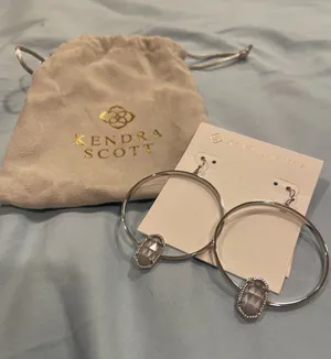 Kendra Scott Large Silver Round Earrings thumbnail 1