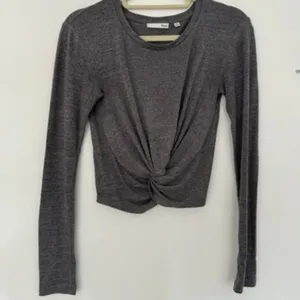 Aritzia Wilfred Free Twist Front Knit Cropped top Size XS thumbnail 1