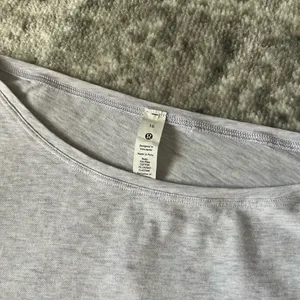 Lululemon Back In Action Short Sleeve Shirt thumbnail 7
