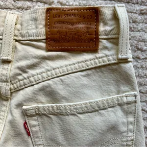 Levi’s 80s Mom Jeans 100% Cotton Ecru Size 24 thumbnail 7