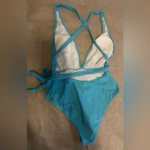 NWT CUPSHE One Piece Swimsuit Deep V Neck Crisscross Back Dodger Blue size M thumbnail 6