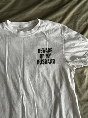 Hubs & Hers Women’s Graphic Halloween Edition T-Shirt Beware Of Husband Sz M thumbnail 2