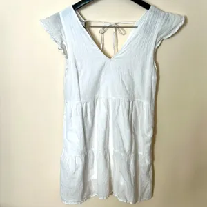 Abercrombie & Fitch‎ White Tiered Mini Dress Small V-Neck Flutter Sleeve Pockets thumbnail 2