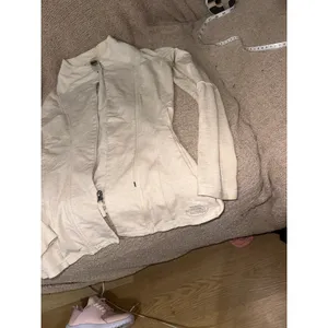 North face creme sweater thumbnail 2