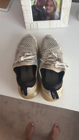 Nike Air Max 270 thumbnail 3