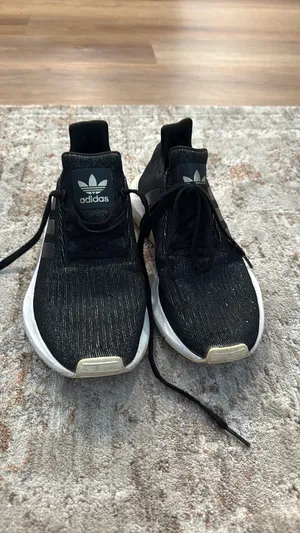 Adidas Sneakers thumbnail 4