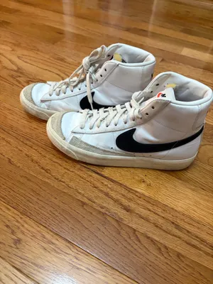 Nike Blazers Size 8 thumbnail 2