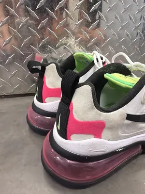 Nike Air Max 270 React Hyper Pink Womens Size 7.5 thumbnail 9