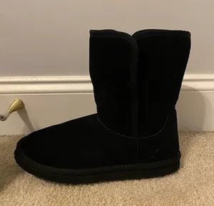 Black Boots No Boundaries thumbnail 1