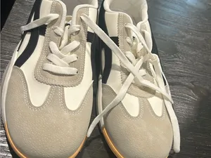 DE Florance Casual White and Beige womens Trainer with Black Accents thumbnail 7
