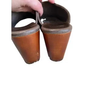 UGG Tan Suede Wooden Heel Clogs Boho‎ Cozy Fall Comfort Shoes Size 7 thumbnail 5