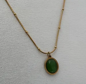 Green Crystal Pendant Necklace for Women thumbnail 2