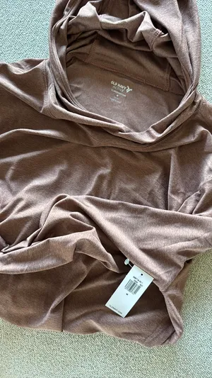 Old navy cloud motion long sleeve thumbnail 2