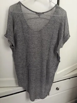 Forever 21 Heather Gray Short Sleeve Hi-Low Top Size Small thumbnail 5