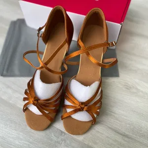 New Elegant Bronze Dance Shoes Size 9 thumbnail 3