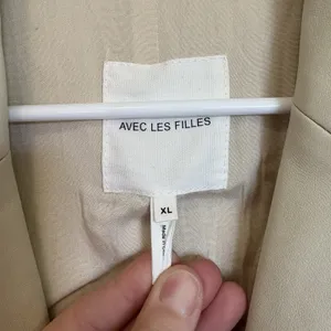 Avec Les Filles Faux Leather Structured Boyfriend Blazer Cream‎ Beige XL thumbnail 3
