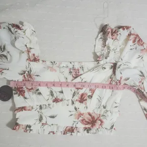 Privy Floral Off Shoulder Crop Top with Long Sleeves.‎ Size: M thumbnail 4