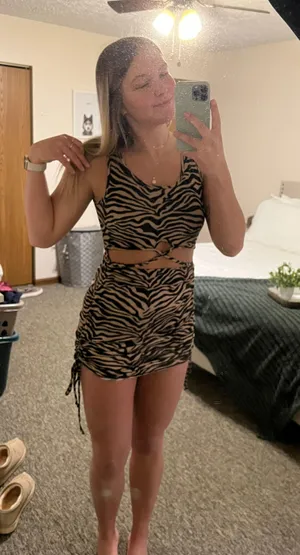 Tiger print dress Size M thumbnail 1