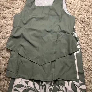 Green and White Leaf Print Pant Set Size S thumbnail 7