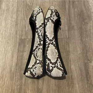 French Connection Diana Snake Print Bow Ballet Flats Women’s 6 thumbnail 4