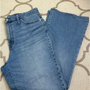 Madewell The Perfect Vintage Flare Jeans Size 33 NJ203 DM6896 thumbnail 2