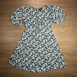 Motel Floral Mini Dress Womens XS Blue Black Puff Sleeve Ruched Cottagecore EUC thumbnail 2