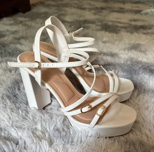 Heels Windsor thumbnail 1
