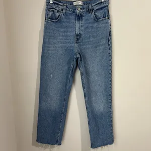 Abercrombie & Fitch Jeans Women's 12/31 90s Straight Ultra High Rise‎ Raw Hem thumbnail 2
