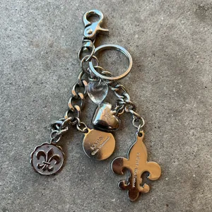 Kathy Van Zeeland Vintage Floating Hearts Keyring/Purse Charm Silver Tone thumbnail 3