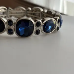 Silver Tone Blue Crystal RhinestoneStretch Bracelet thumbnail 8