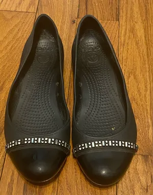 Women's Crocs Patent Cap Toe Rhinestone Rubber‎ Flats Black Size 8 thumbnail 1