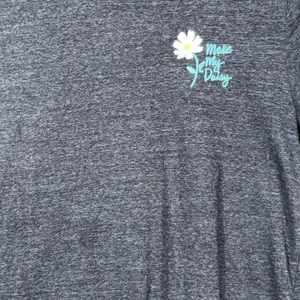 Old Navy Medium Everywear Graphic T-Shirt - Make My Daisy thumbnail 2