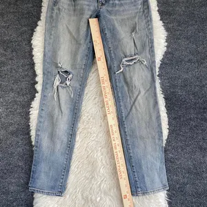 AMERICAN EAGLE LIGHT BLUE DISTRESSED BUTTON FLY BOY JEAN DENIM MID RISE thumbnail 4