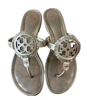 Tory Burch Fringe Miller Thong Sandals‎ Metallic Gold Logo Size 9 thumbnail 1
