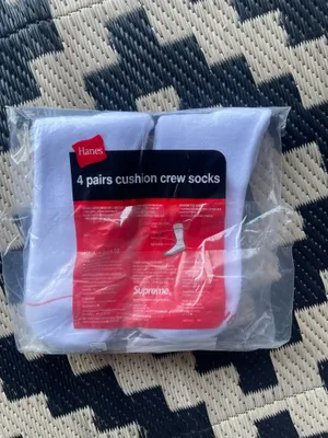 Supreme x Hanes White Cushion Crew Socks 4 Pack thumbnail 2