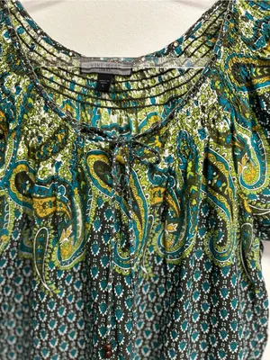 Boho Paisley Peasant Top in Green - Women thumbnail 2