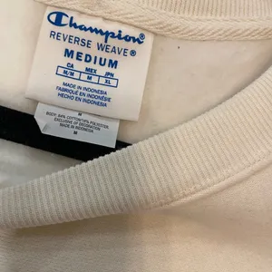 NWT Champion Heavyweight Reverse Weave Knit Sleeve Logo Cream Crew Neck Size M thumbnail 10