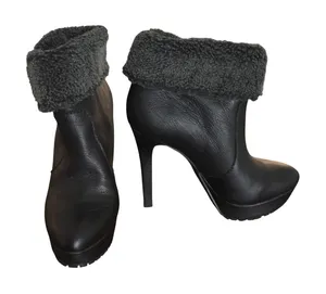 BCBG Generation Black Leather Faux Fur Trim Heeled Ankle Boots‎ Womens Size 6.5 thumbnail 1